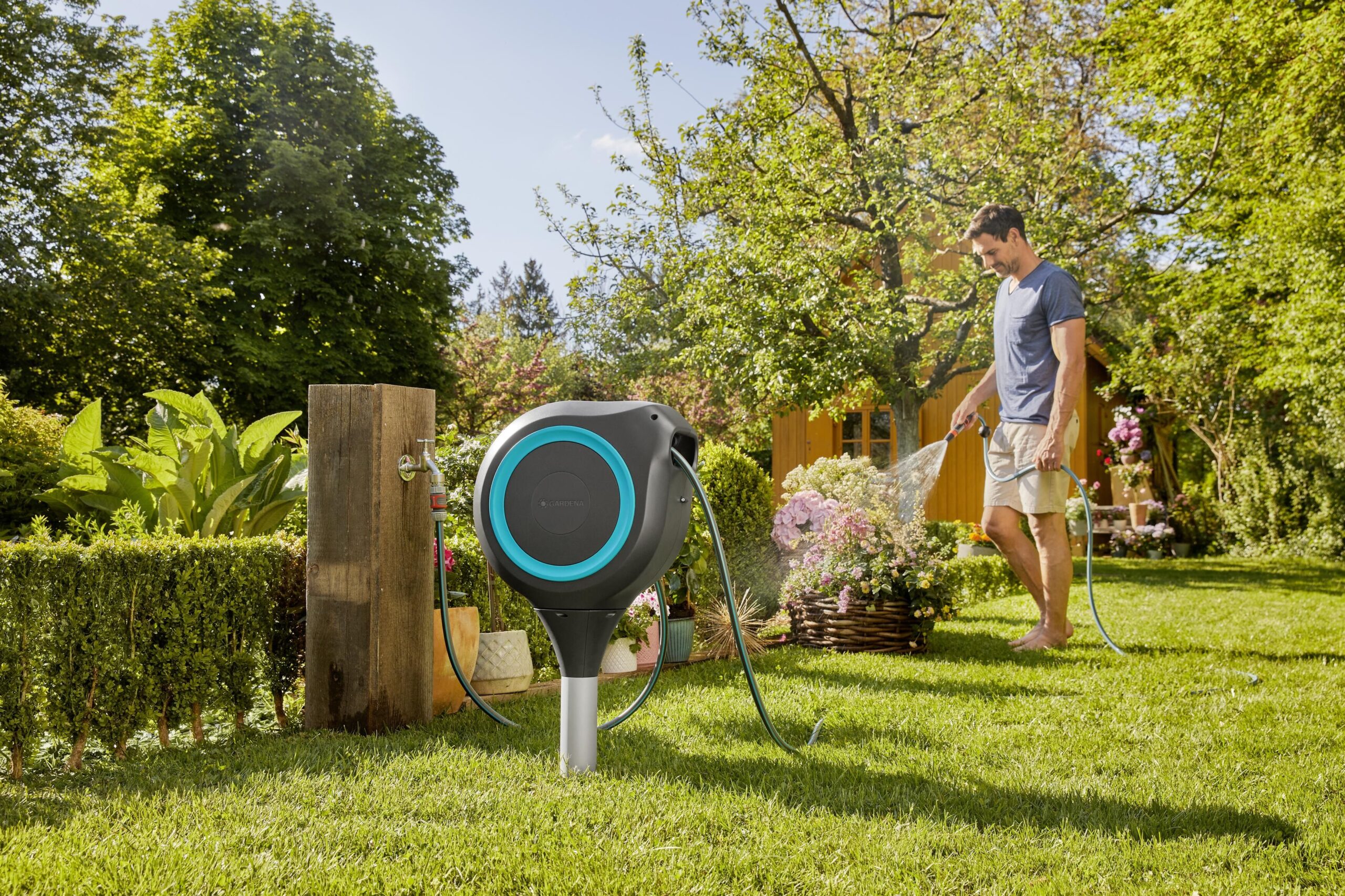 Automatska motalica/nosač sa 20m creva roll-up postolje